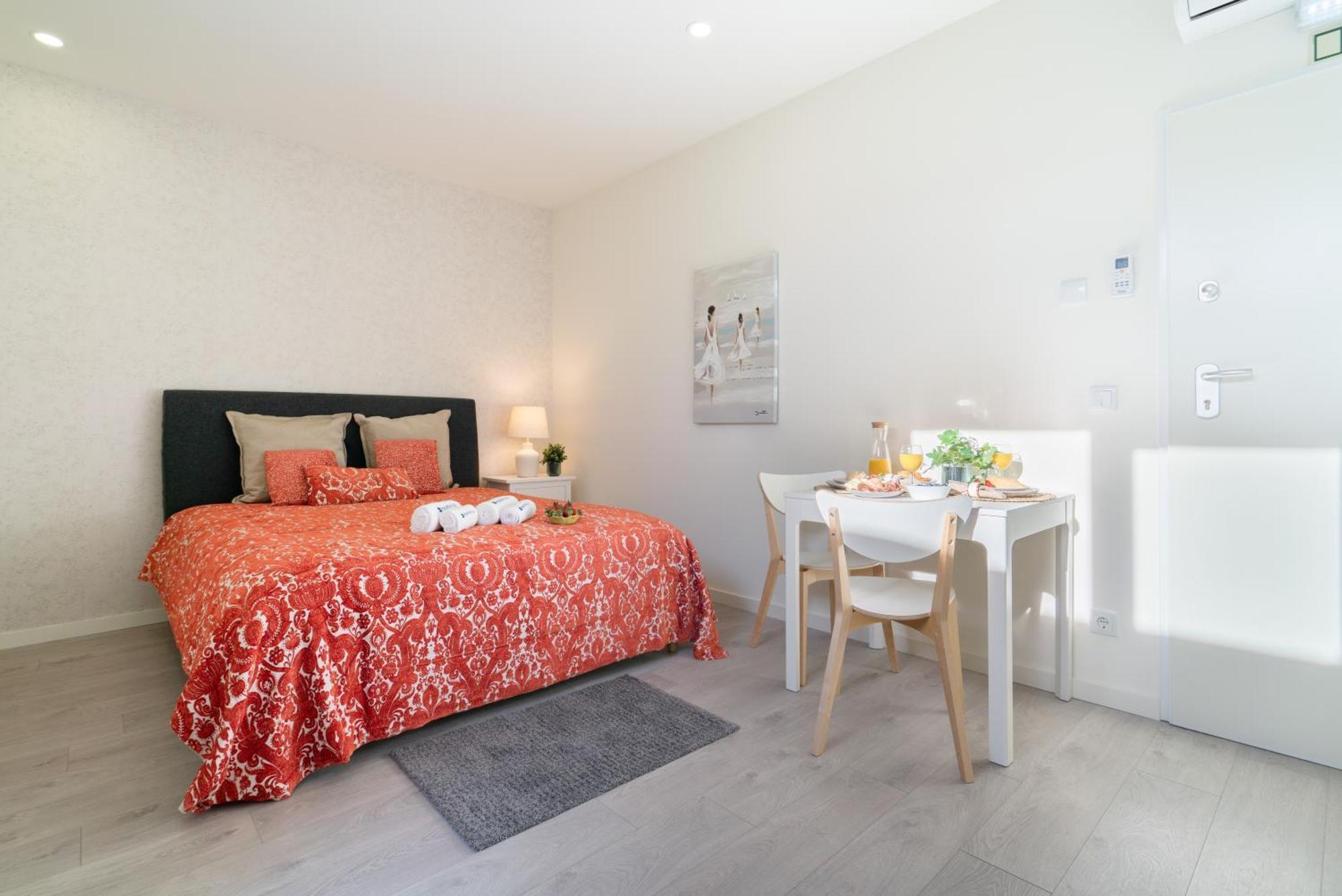 Host Wise - Central Private Flats - Terrace Porto Room photo